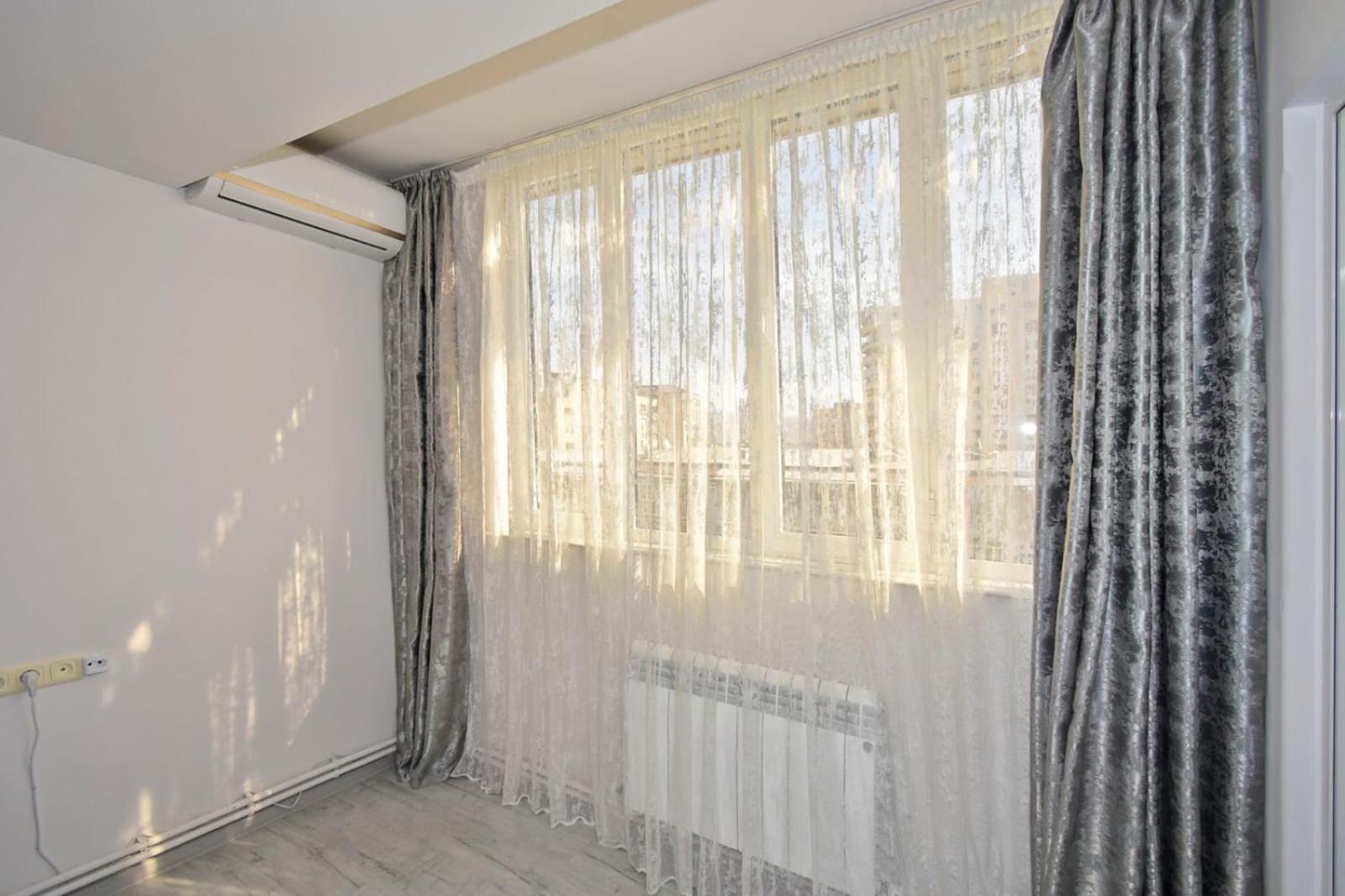 Luxury Spacious Apartment On Saryan Street.Centre Ereván Exterior foto